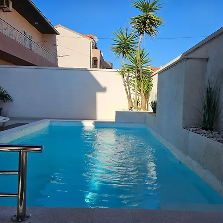 Benic 2 بيت ضيافة زادار